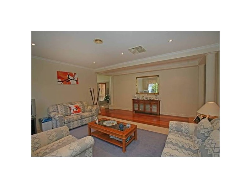 26 Scarborough Drive, Narre Warren South VIC 3805