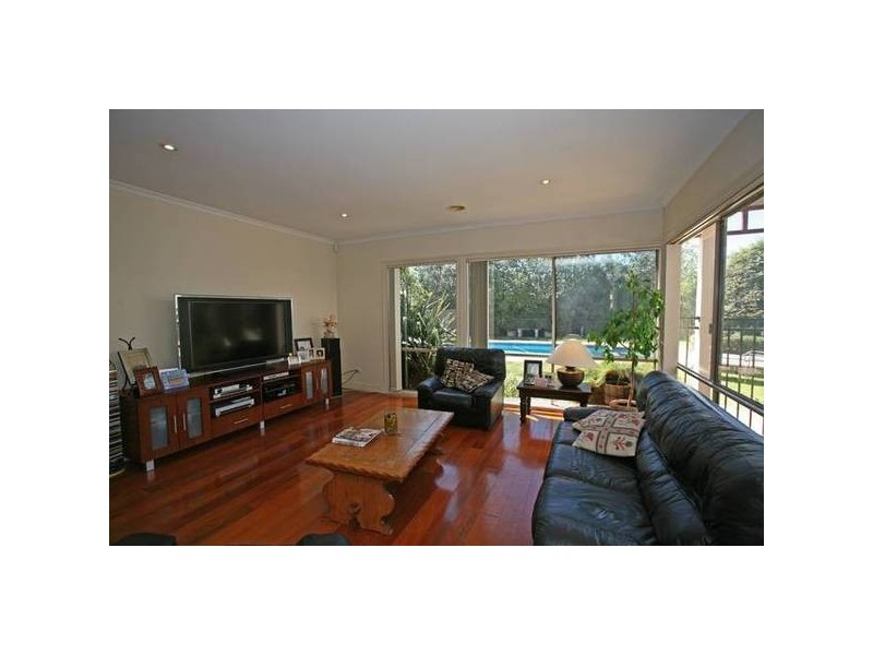 26 Scarborough Drive, Narre Warren South VIC 3805