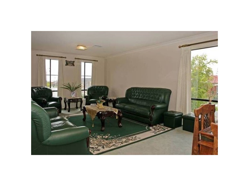 22 Norwegian Way, Narre Warren South VIC 3805