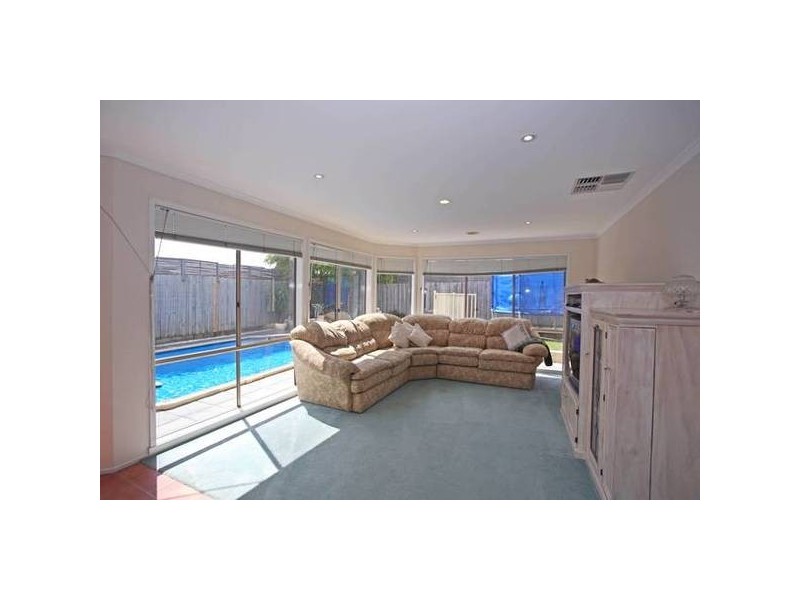 10 McCartney Drive, Narre Warren South VIC 3805