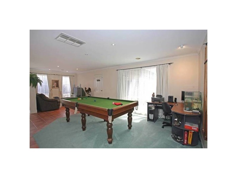 10 McCartney Drive, Narre Warren South VIC 3805