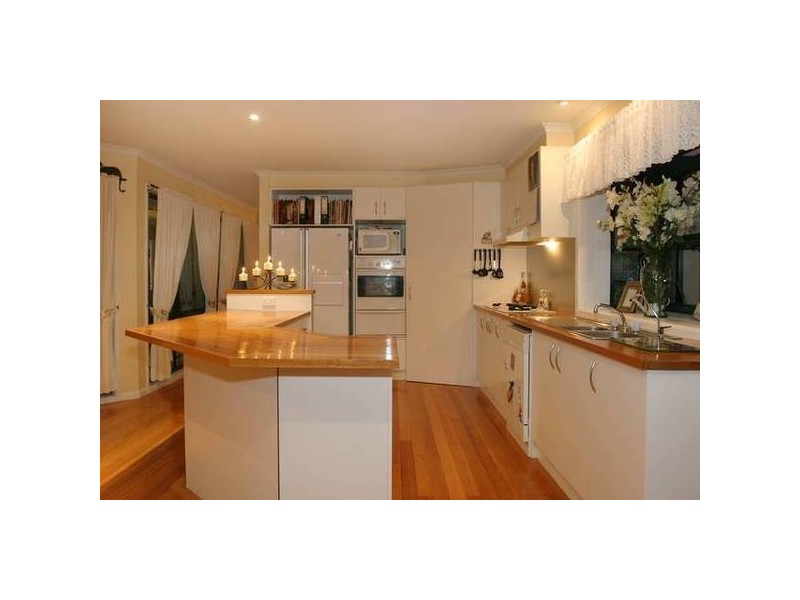 18 Diamond Court, Narre Warren North VIC 3804