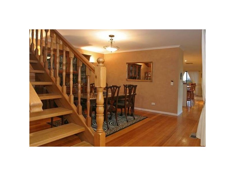 18 Diamond Court, Narre Warren North VIC 3804