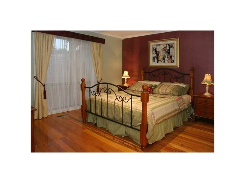 18 Diamond Court, Narre Warren North VIC 3804