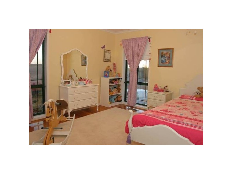 18 Diamond Court, Narre Warren North VIC 3804