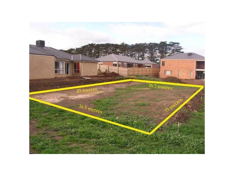 385 Glenview Rise (The Chase), Berwick VIC 3806