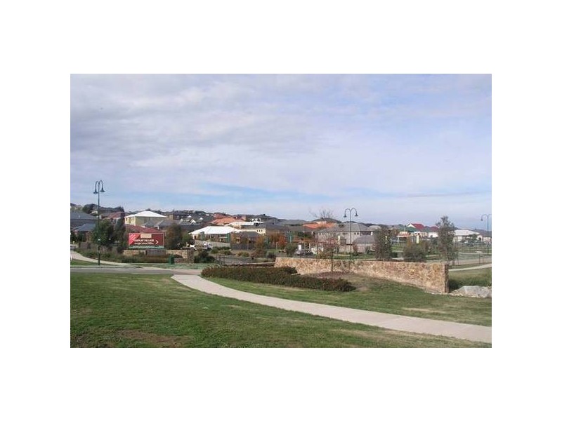 385 Glenview Rise (The Chase), Berwick VIC 3806