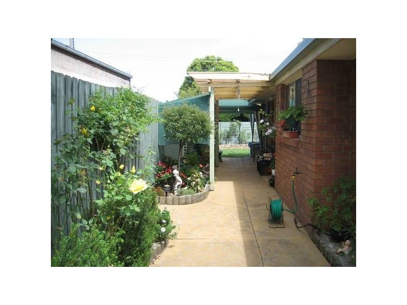 1/4 Western Way, Narre Warren VIC 3805