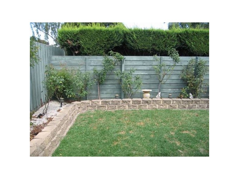 1/4 Western Way, Narre Warren VIC 3805