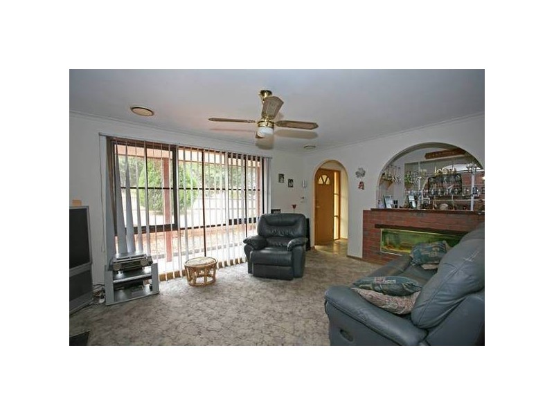 64 Collins Crescent, Berwick VIC 3806