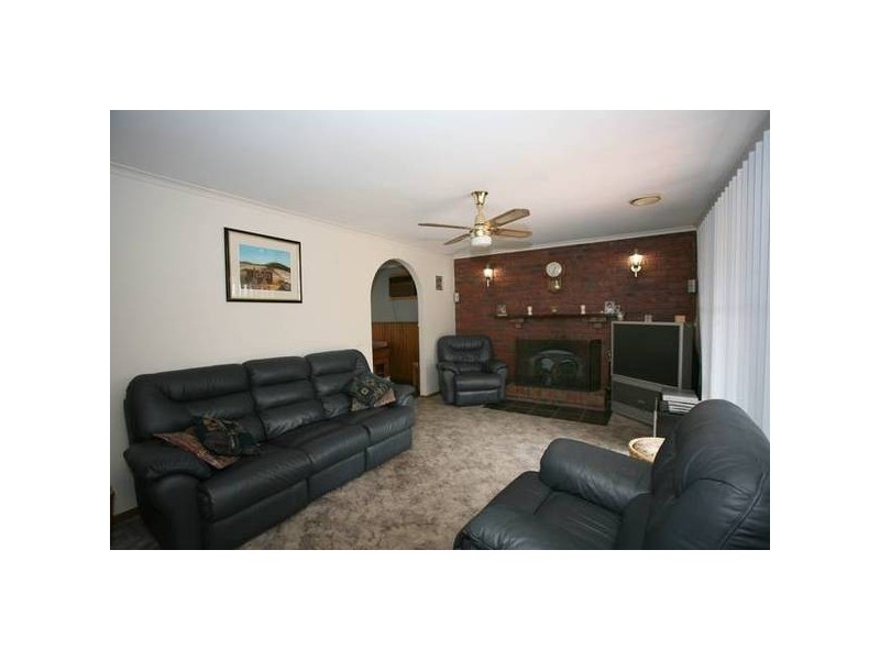 64 Collins Crescent, Berwick VIC 3806