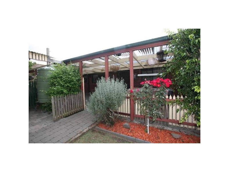 64 Collins Crescent, Berwick VIC 3806