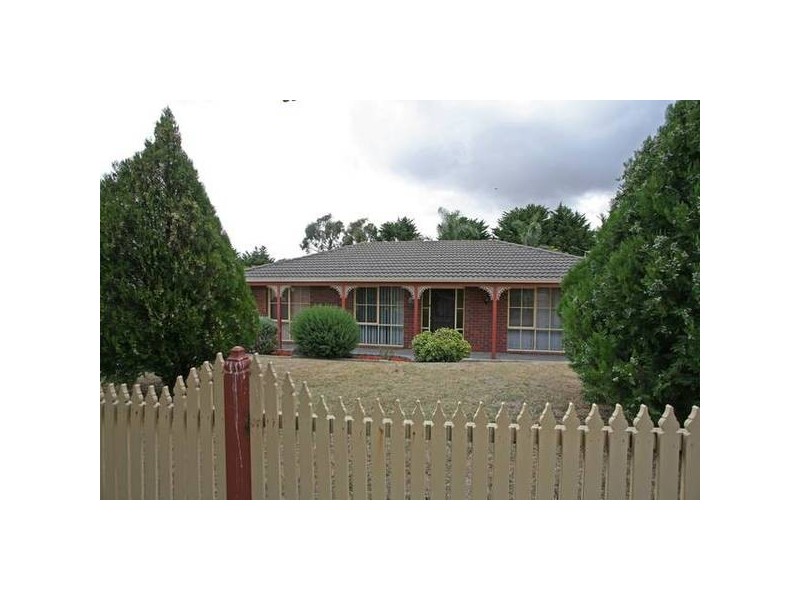 64 Collins Crescent, Berwick VIC 3806