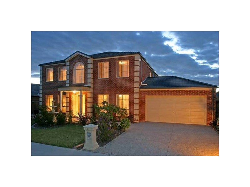 11 Cashmere Crescent, Berwick VIC 3806