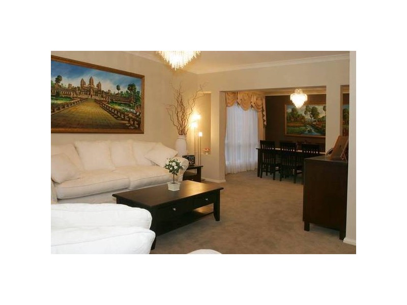 11 Cashmere Crescent, Berwick VIC 3806