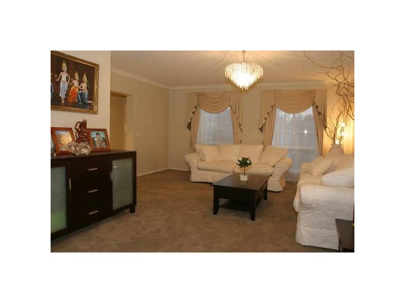 11 Cashmere Crescent, Berwick VIC 3806