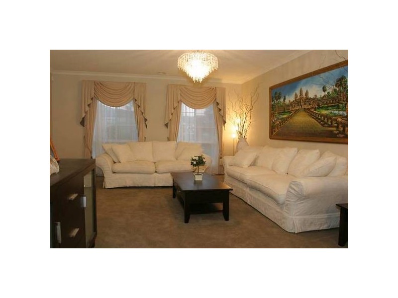 11 Cashmere Crescent, Berwick VIC 3806