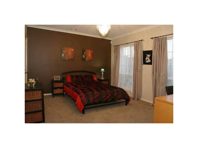 11 Cashmere Crescent, Berwick VIC 3806