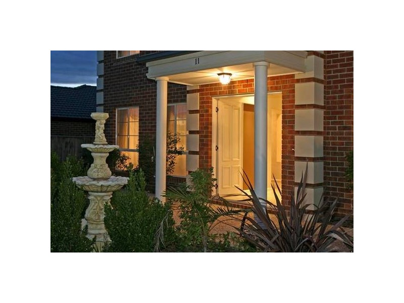 11 Cashmere Crescent, Berwick VIC 3806