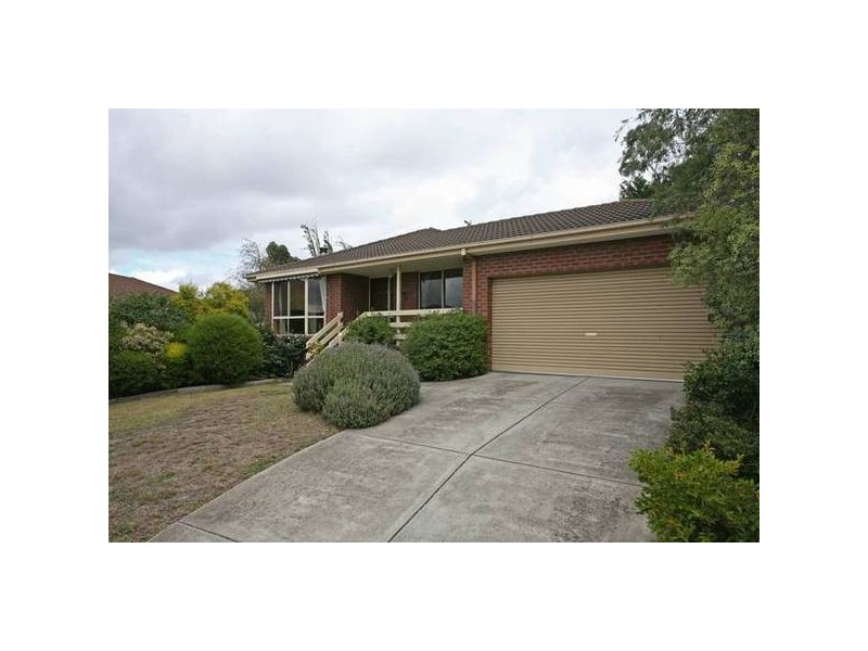 9 Henlow Rise, Hallam VIC 3803