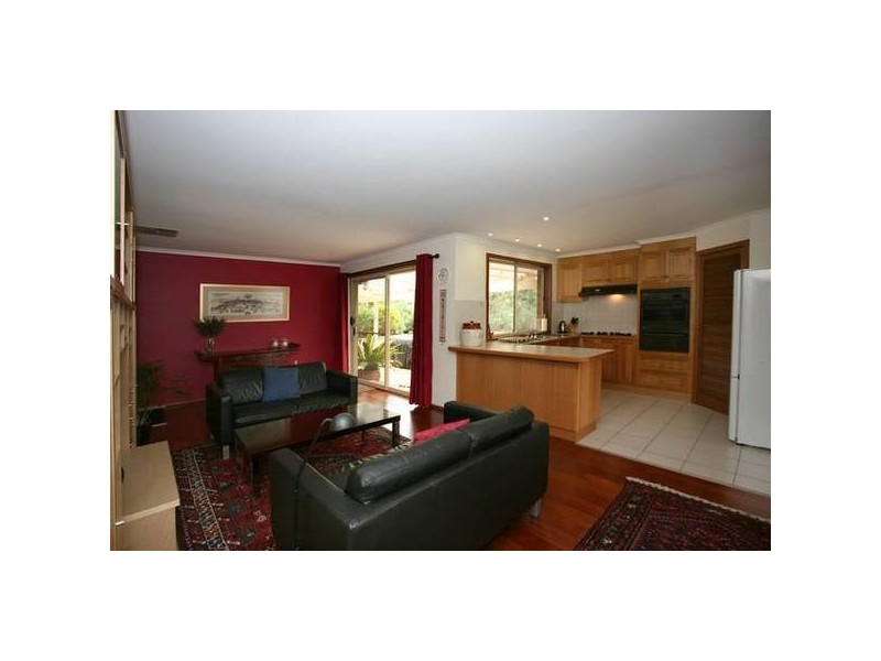 9 Henlow Rise, Hallam VIC 3803