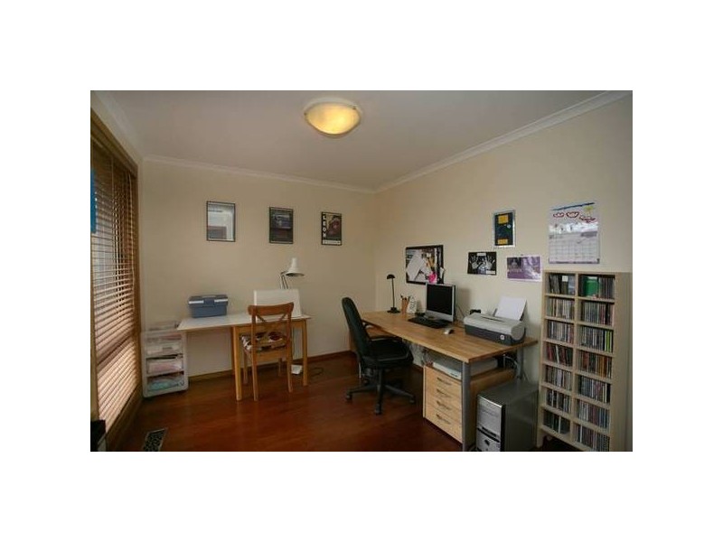 9 Henlow Rise, Hallam VIC 3803
