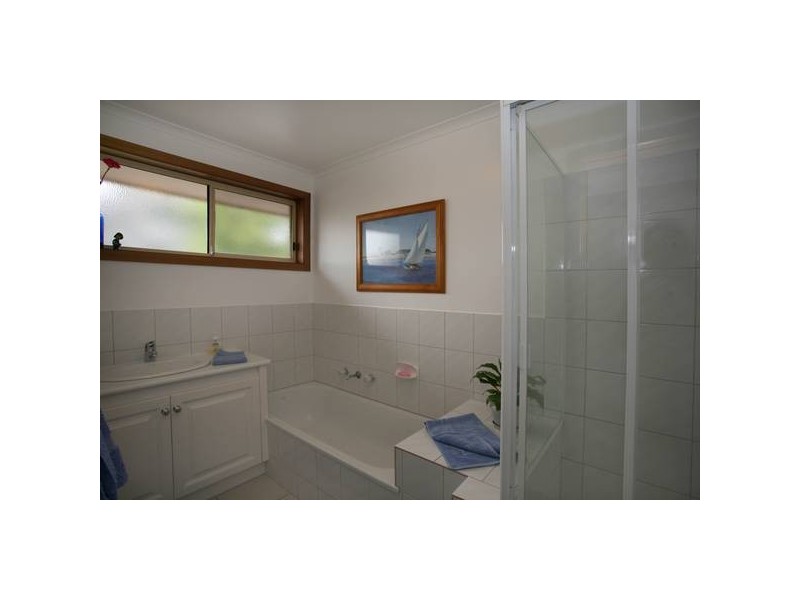 9 Henlow Rise, Hallam VIC 3803