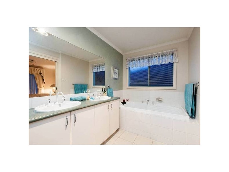 1 Cherry Tree Lane, Narre Warren VIC 3805