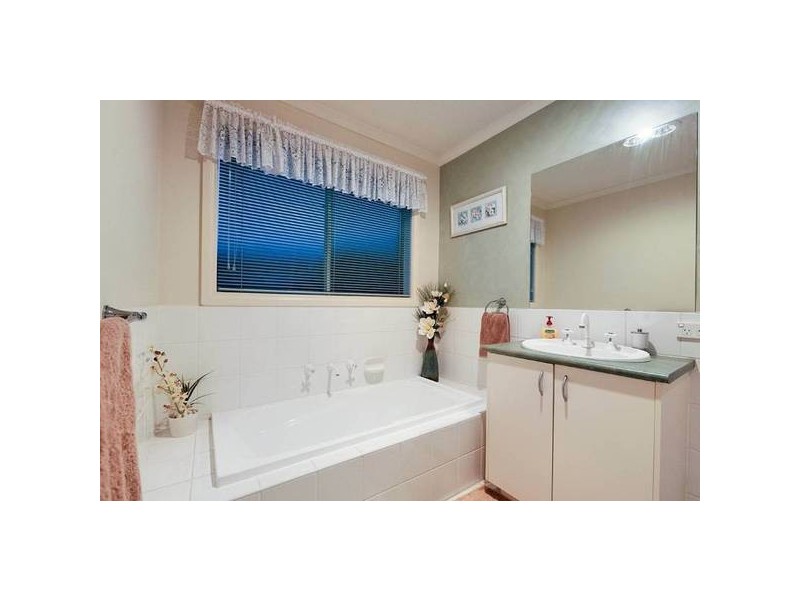 1 Cherry Tree Lane, Narre Warren VIC 3805