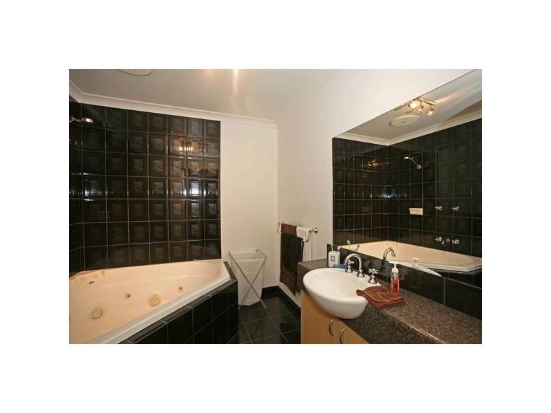 1 Kilmartin Place, Narre Warren South VIC 3805