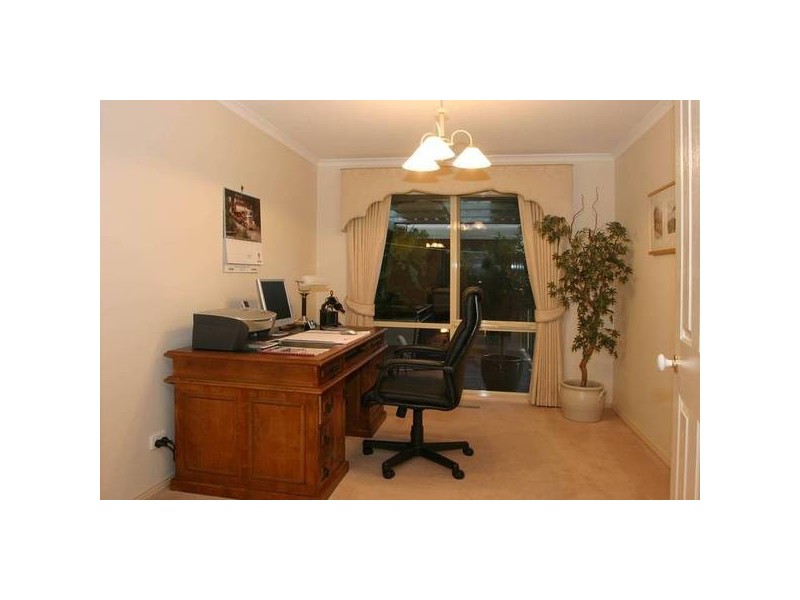 1 The Elms, Narre Warren VIC 3805