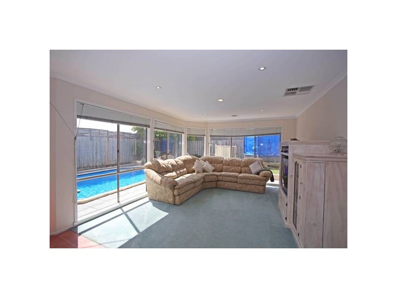 10 McCartney Drive, Narre Warren South VIC 3805