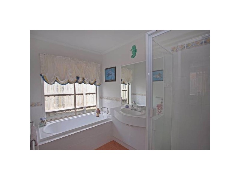 10 McCartney Drive, Narre Warren South VIC 3805