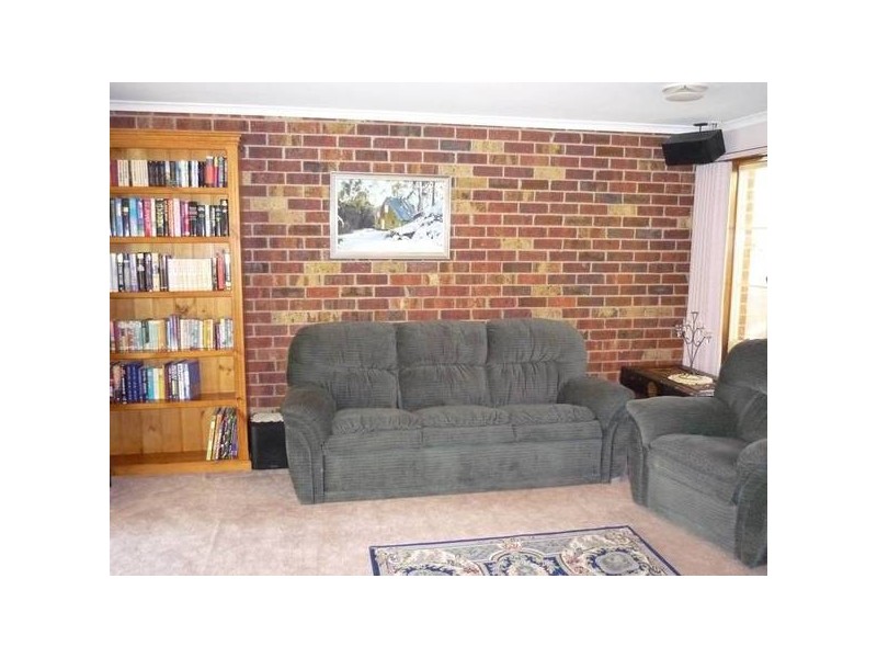 9 Nullica Court, Berwick VIC 3806