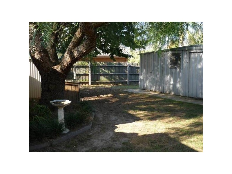 9 Nullica Court, Berwick VIC 3806