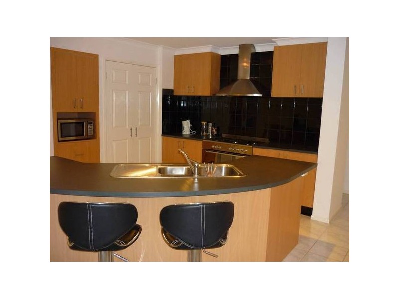 27 Napier Way, Narre Warren South VIC 3805