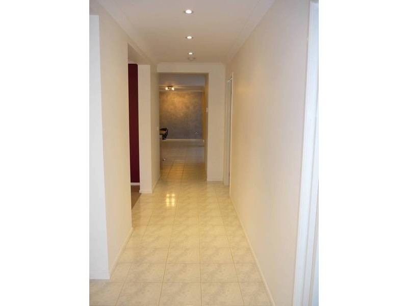 27 Napier Way, Narre Warren South VIC 3805