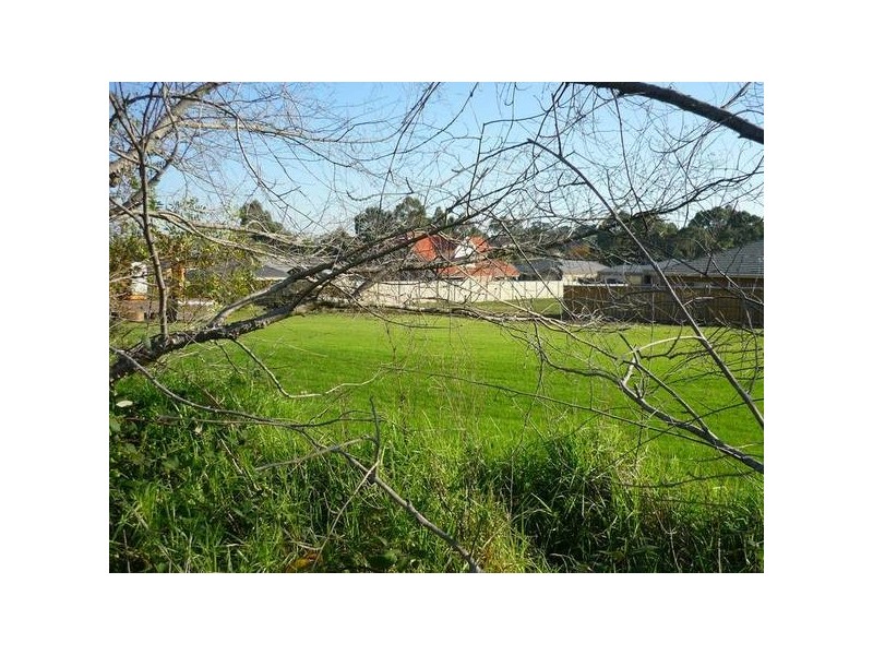 4 Robinson Road, Narre Warren North VIC 3804