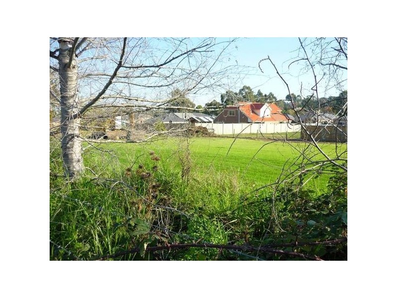 4 Robinson Road, Narre Warren North VIC 3804