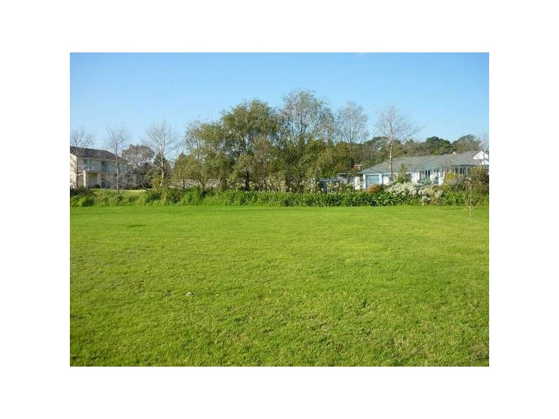 4 Robinson Road, Narre Warren North VIC 3804