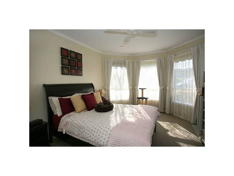 28 Earlsfield Drive, Berwick VIC 3806