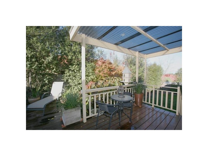 28 Earlsfield Drive, Berwick VIC 3806