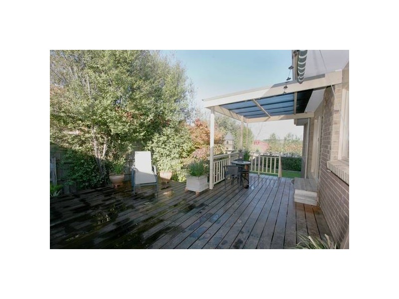 28 Earlsfield Drive, Berwick VIC 3806