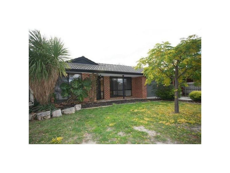 9 Swan Court, Narre Warren South VIC 3805