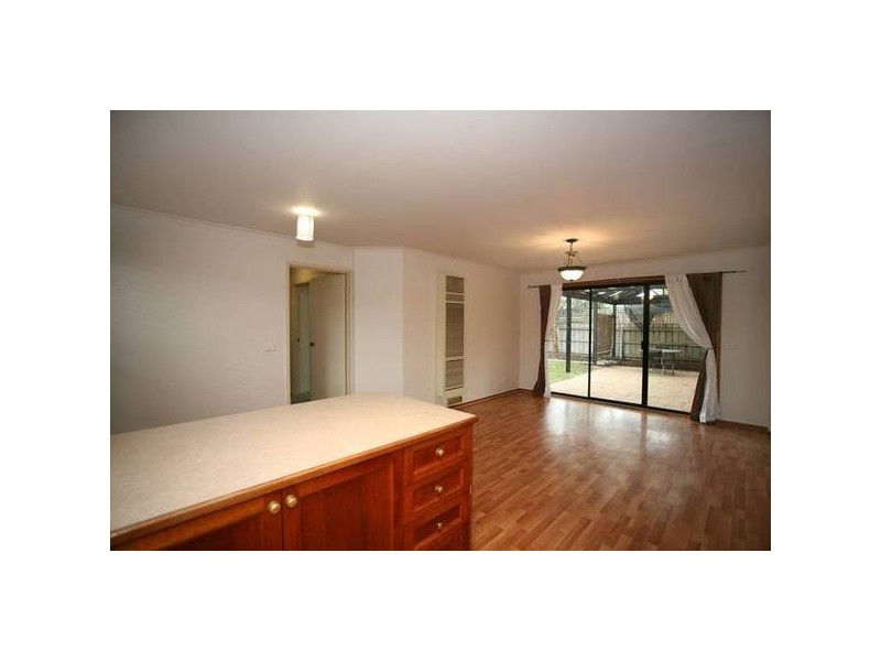 9 Swan Court, Narre Warren South VIC 3805