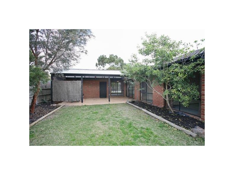 9 Swan Court, Narre Warren South VIC 3805