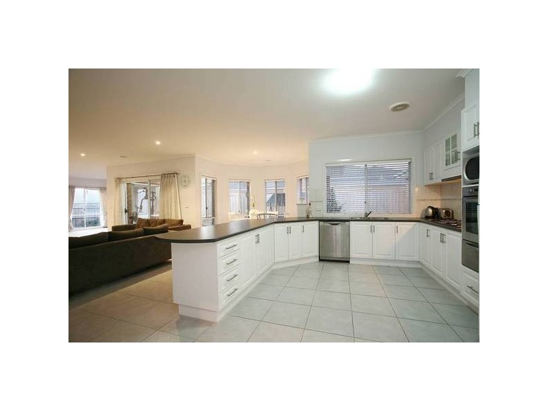 5 Longfield Way, Narre Warren South VIC 3805