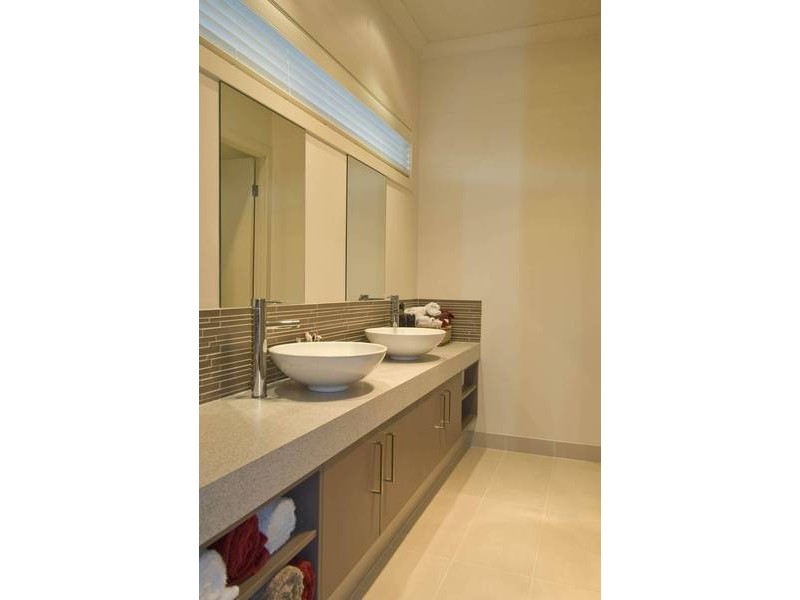 22 Cara Crescent, Berwick VIC 3806