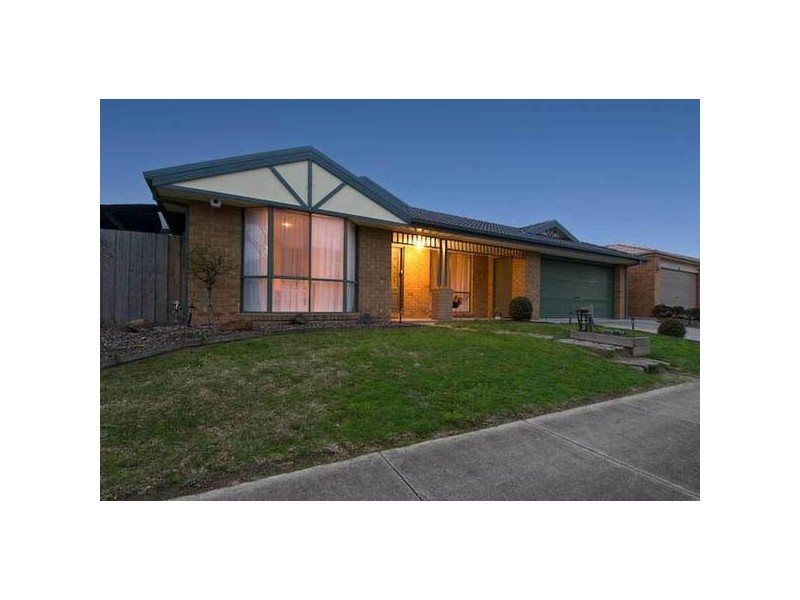19 Cromford Crescent, Narre Warren South VIC 3805