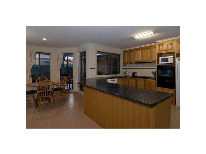 19 Cromford Crescent, Narre Warren South VIC 3805